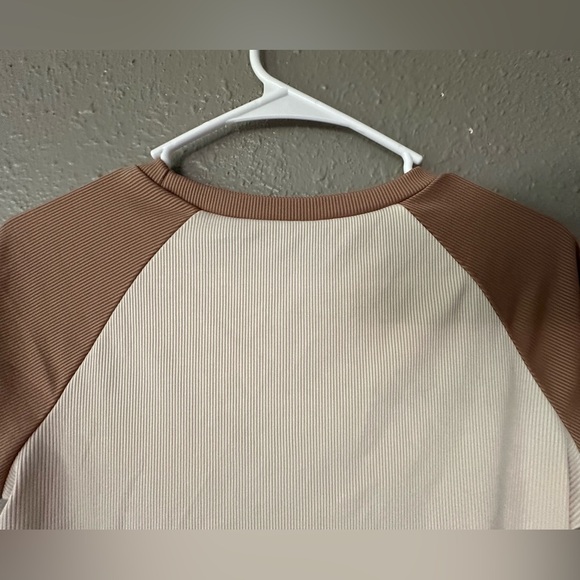 SHEIN Angel Print Tan and Brown Raglan Sleeve Crop Top Tee Size M - Picture 9 of 9